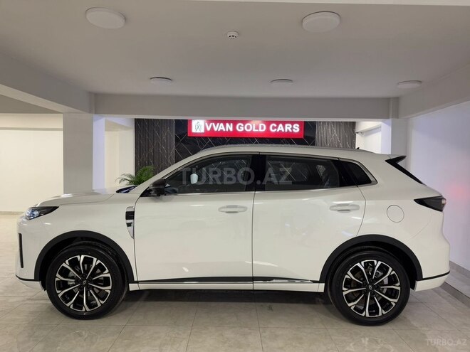 Changan Qiyuan Q05-4
