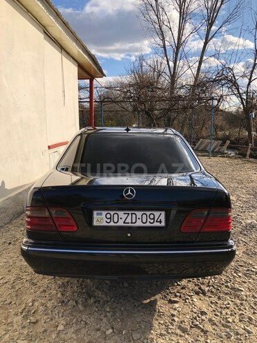 Mercedes E 240 2001, 317,000 km - 2.4 l - Kürdəmir