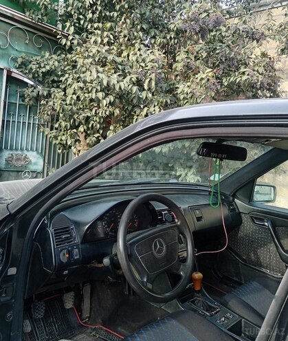 Mercedes C 200 1994, 238,485 km - 2.0 l - Bərdə
