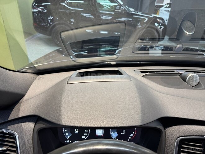 Volvo XC90-9