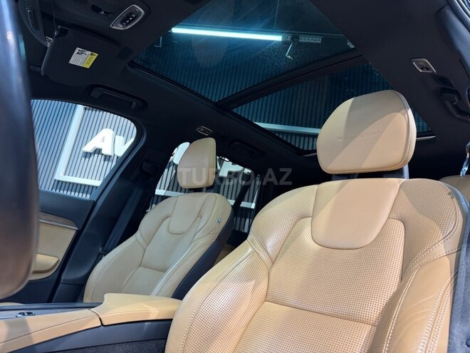 Volvo XC90-17