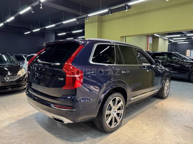 Volvo XC90-11