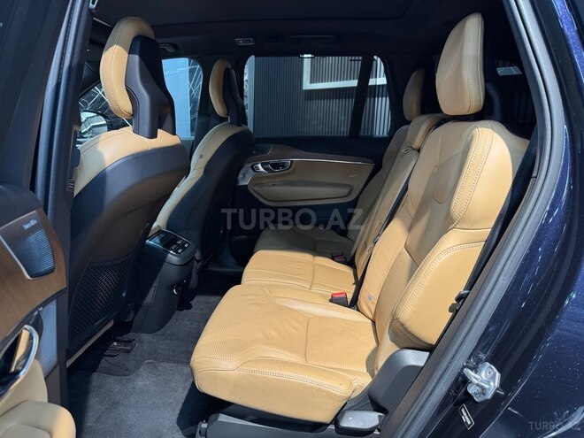 Volvo XC90-18