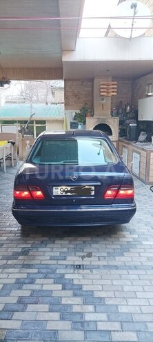 Mercedes E 280 2000, 388,000 km - 2.8 л - Sumqayıt