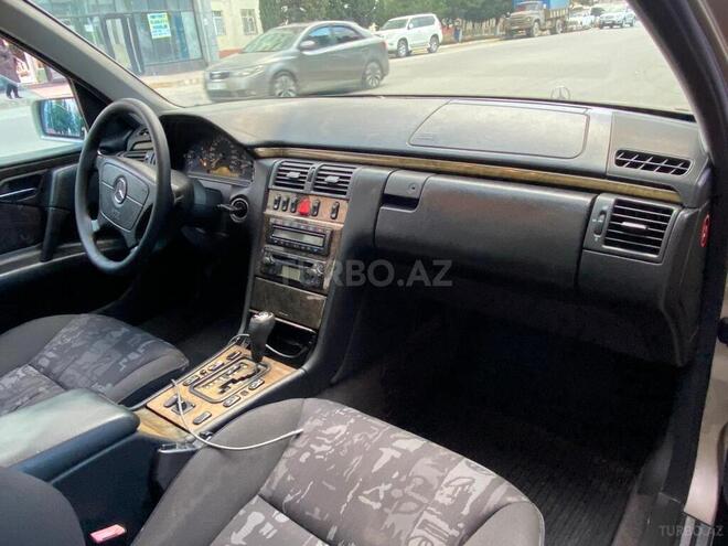 Mercedes E 240 1998, 345,000 km - 2.4 l - Sumqayıt