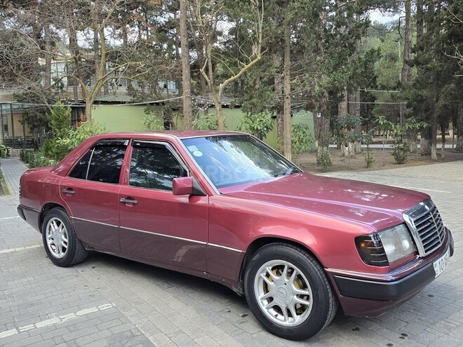 Mercedes E 230 1993, 329,960 km - 2.3 l - Sumqayıt
