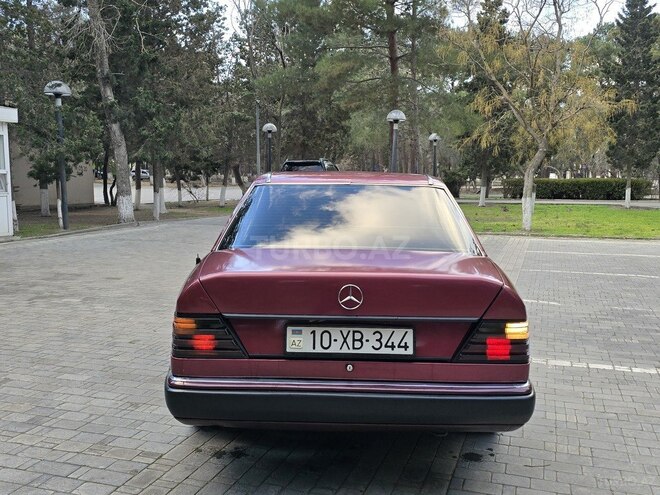 Mercedes E 230 1993, 329,960 km - 2.3 l - Sumqayıt