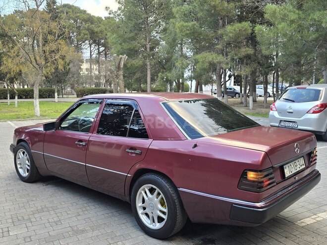 Mercedes E 230 1993, 329,960 km - 2.3 l - Sumqayıt