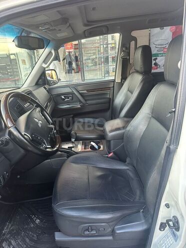 Mitsubishi Pajero 2012, 222,000 km - 3.5 л - Bakı