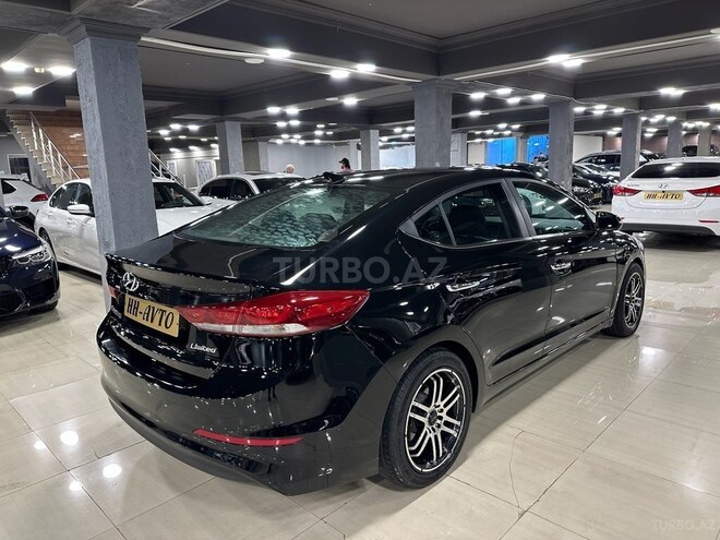 Hyundai Elantra-5