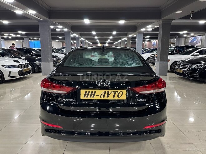 Hyundai Elantra-6