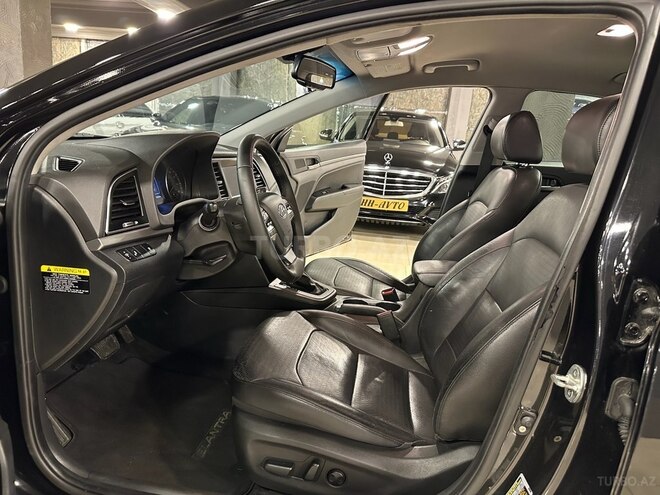 Hyundai Elantra-8