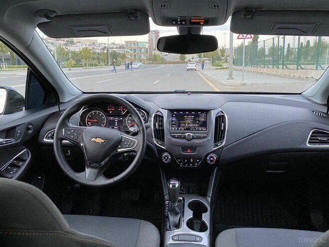 Chevrolet Cruze-13
