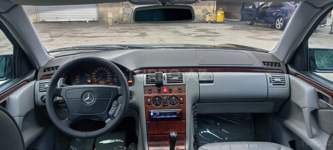 Mercedes E 240 1999, 402,000 km - 2.4 l - Şirvan