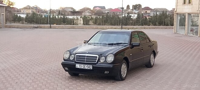 Mercedes E 240 1999, 402,000 km - 2.4 l - Şirvan