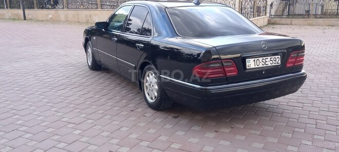Mercedes E 240 1999, 402,000 km - 2.4 l - Şirvan