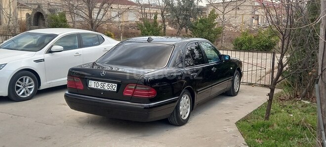 Mercedes E 240 1999, 402,000 km - 2.4 l - Şirvan