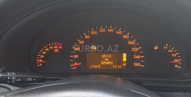 Mercedes C 200 2000, 325,000 km - 2.0 l - Bakı