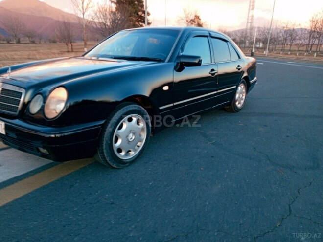 Mercedes E 240 1998, 246,441 km - 2.4 l - Zaqatala