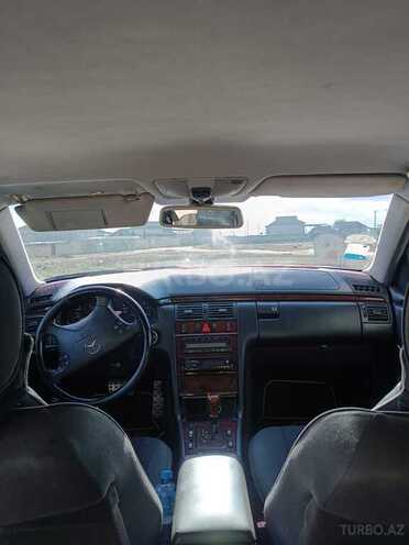 Mercedes E 200 d 2001, 253,965 km - 2.2 л - Neftçala
