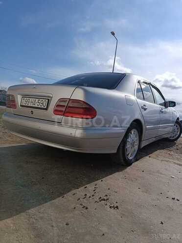Mercedes E 200 d 2001, 253,965 km - 2.2 л - Neftçala