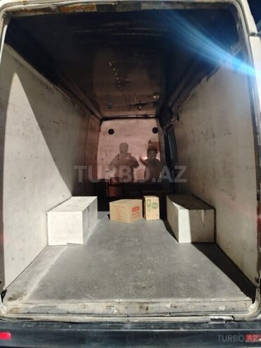 Mercedes Sprinter 412 1998, 350,000 km - 2.9 л - Yevlax