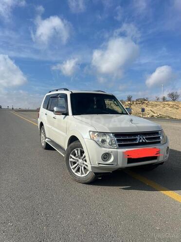 Mitsubishi Pajero 2010, 423,000 km - 3.5 л - Bakı