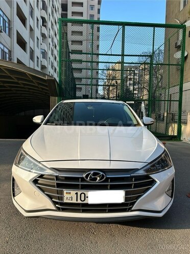 Hyundai Elantra-1