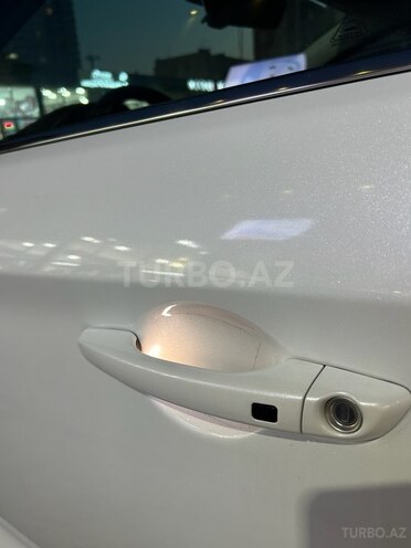 Hyundai Elantra-19