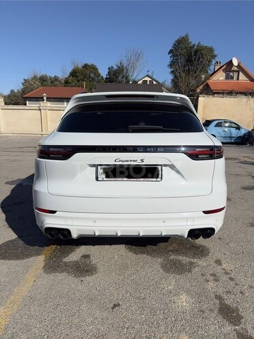 Porsche Cayenne S-19