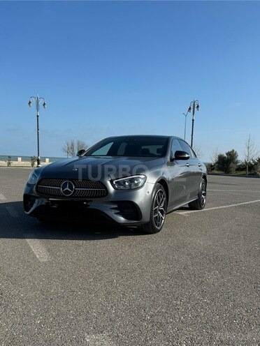 Mercedes E 300 4MATIC 2022, 54,800 km - 2.0 l - Sumqayıt