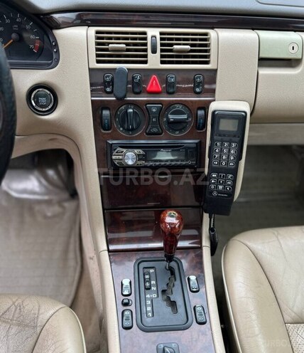 Mercedes E 230 1996, 331,125 km - 2.3 l - Bakı