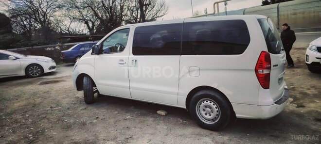 Hyundai H-1 2009, 500,000 km - 2.5 l - Bakı