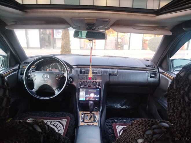 Mercedes E 240 1999, 200,000 km - 2.4 l - Qax