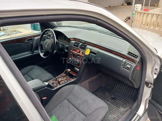 Mercedes E 280 1999, 298,566 km - 2.8 л - Bakı