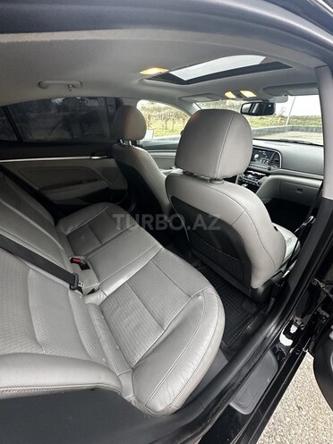 Hyundai Elantra 2016, 208,518 km - 2.0 l - Quba