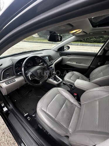 Hyundai Elantra 2016, 208,518 km - 2.0 l - Quba