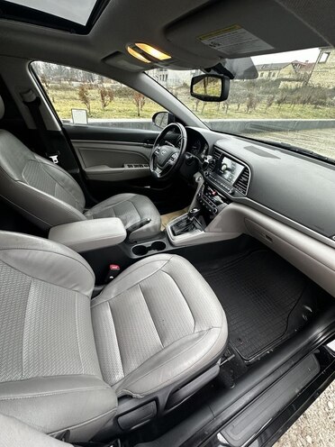 Hyundai Elantra 2016, 208,518 km - 2.0 l - Quba