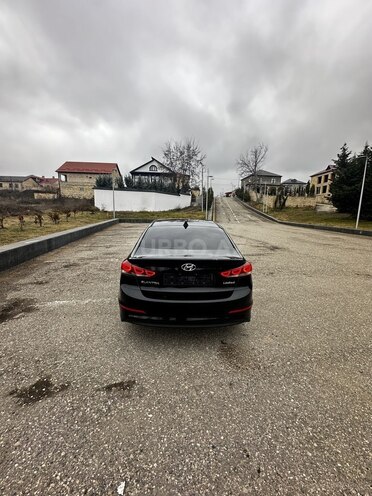Hyundai Elantra 2016, 208,518 km - 2.0 l - Quba