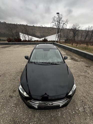 Hyundai Elantra 2016, 208,518 km - 2.0 l - Quba