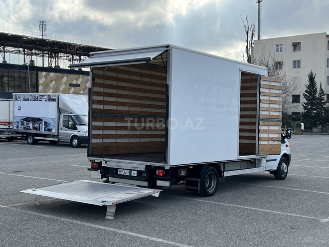 Ford Transit-7