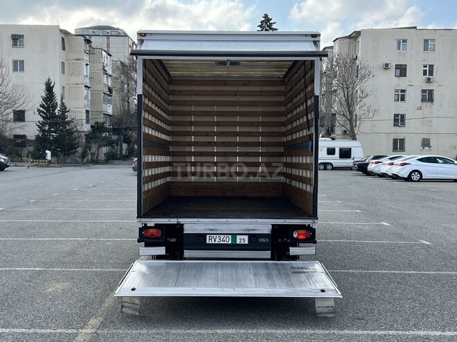 Ford Transit-6
