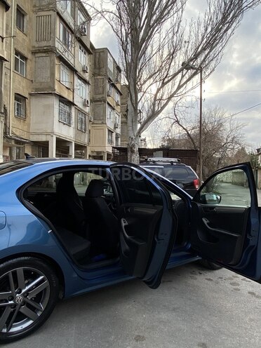 Volkswagen Jetta-9