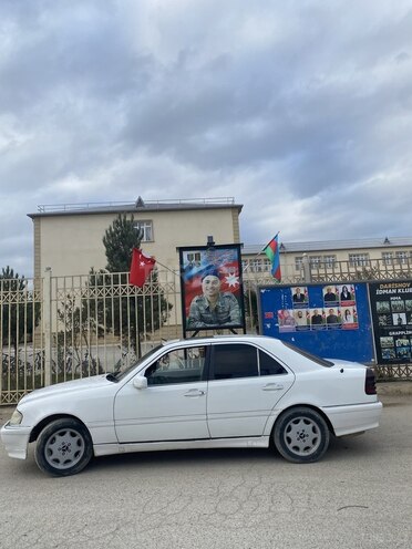 Mercedes C 220 1995, 700,000 km - 2.2 l - Bakı