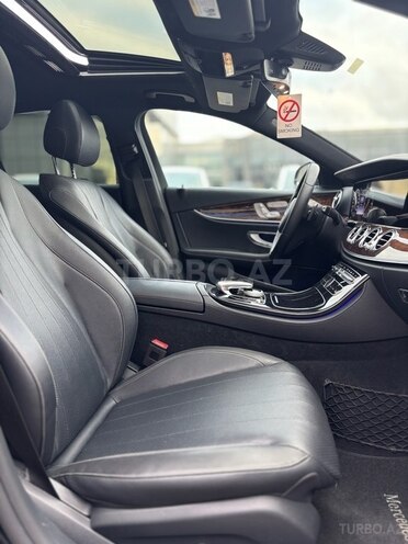 Mercedes E 300-16