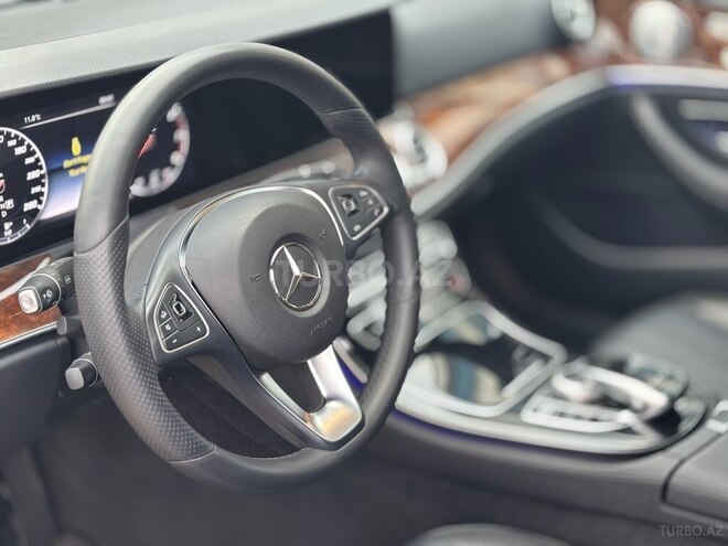 Mercedes E 300-15