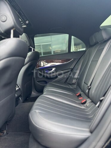 Mercedes E 300-13