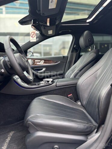 Mercedes E 300-14
