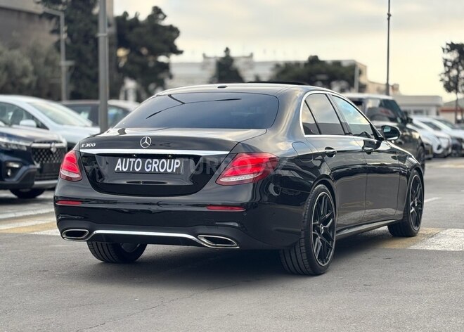 Mercedes E 300-10