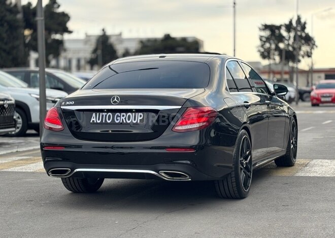 Mercedes E 300-9